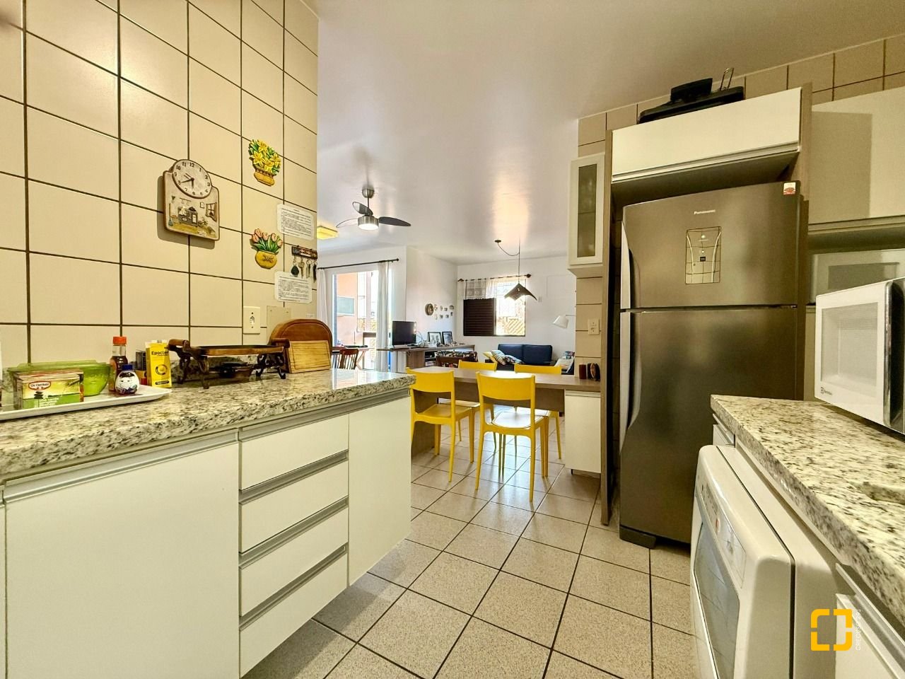 Apartamento com 186m², 7 quartos (sendo 3 suítes), 2 garagens, no bairro Ingleses em Florianópolis