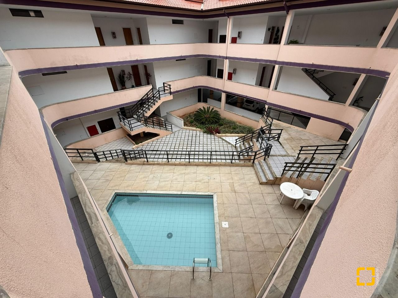 Apartamento com 186m², 7 quartos (sendo 3 suítes), 2 garagens, no bairro Ingleses em Florianópolis