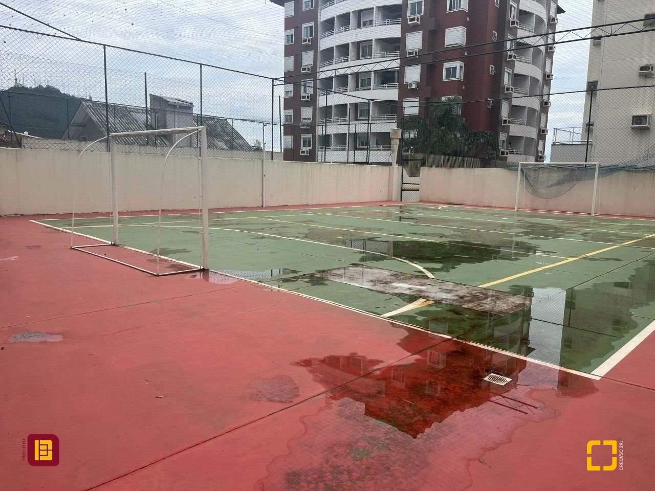 Apartamento com 91m², 4 quartos (sendo 1 suíte), 2 garagens, no bairro Córrego Grande em Florianópolis