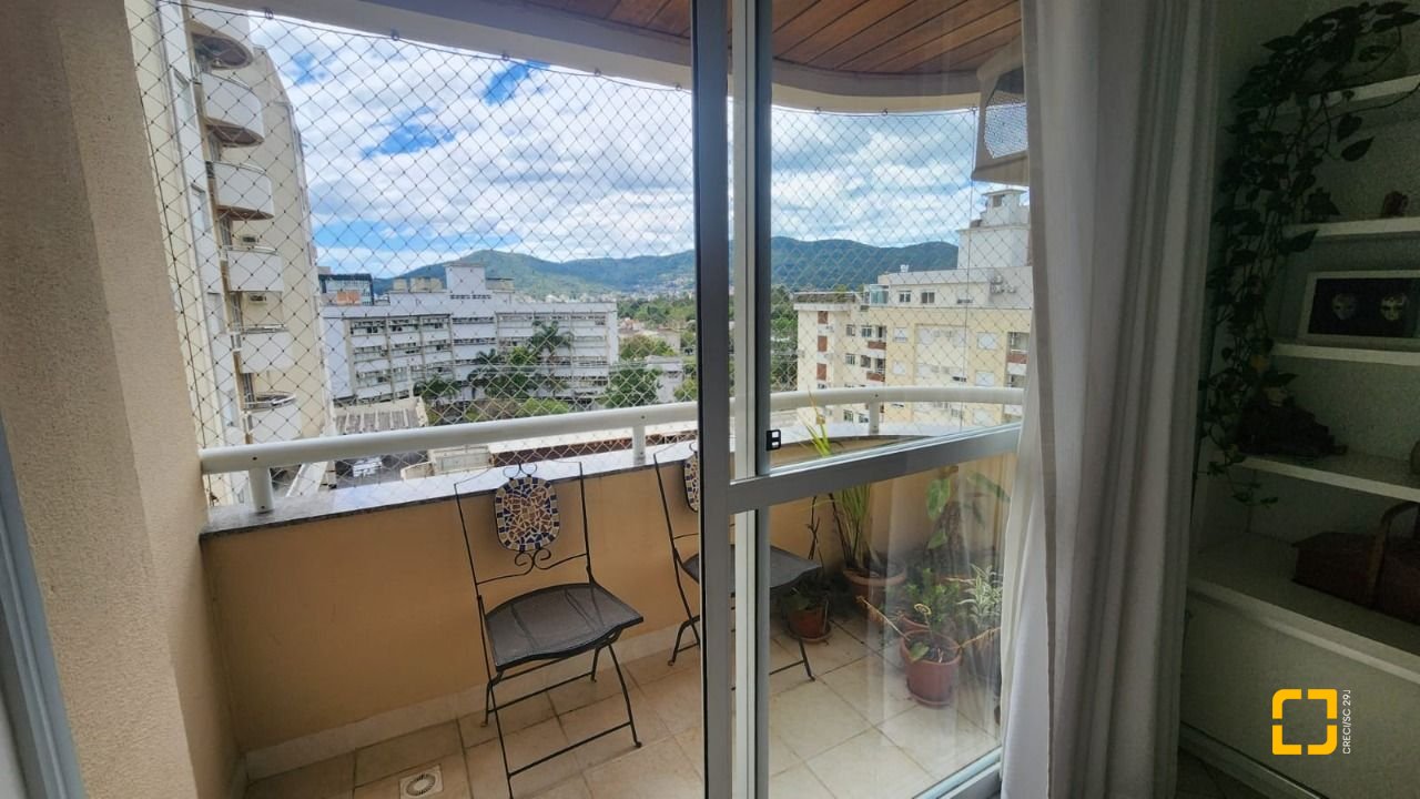 Apartamento com 91m², 4 quartos (sendo 1 suíte), 2 garagens, no bairro Córrego Grande em Florianópolis