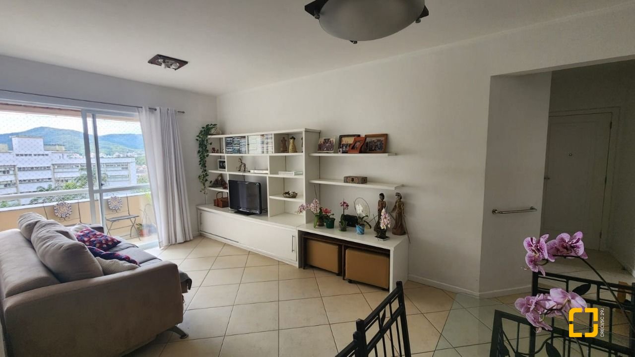Apartamento com 91m², 4 quartos (sendo 1 suíte), 2 garagens, no bairro Córrego Grande em Florianópolis
