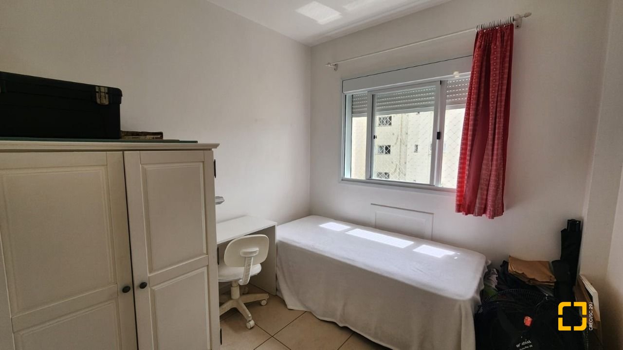Apartamento com 91m², 4 quartos (sendo 1 suíte), 2 garagens, no bairro Córrego Grande em Florianópolis