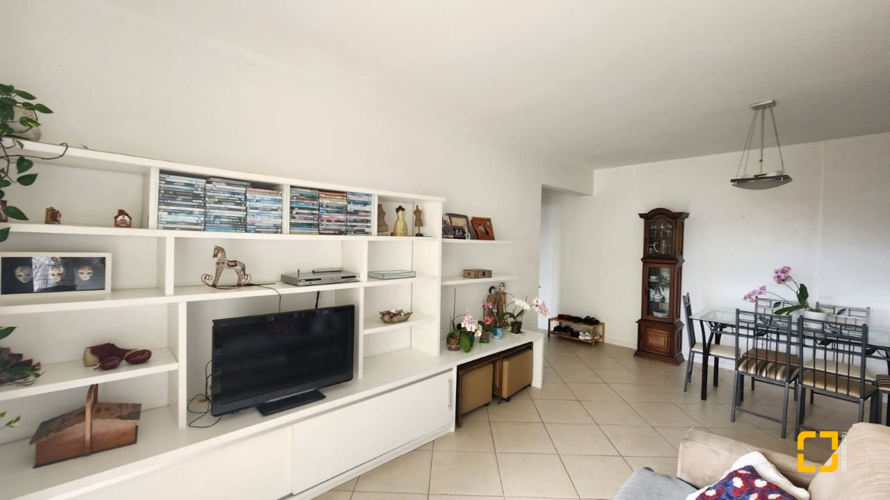 Apartamento com 91m², 4 quartos (sendo 1 suíte), 2 garagens, no bairro Córrego Grande em Florianópolis