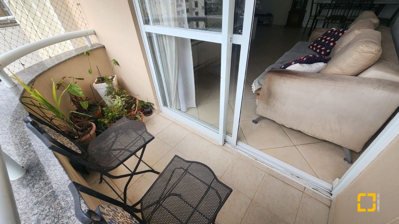Apartamento com 91m², 4 quartos (sendo 1 suíte), 2 garagens, no bairro Córrego Grande em Florianópolis