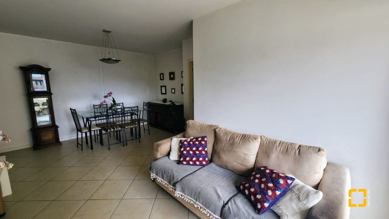 Apartamento com 91m², 4 quartos (sendo 1 suíte), 2 garagens, no bairro Córrego Grande em Florianópolis