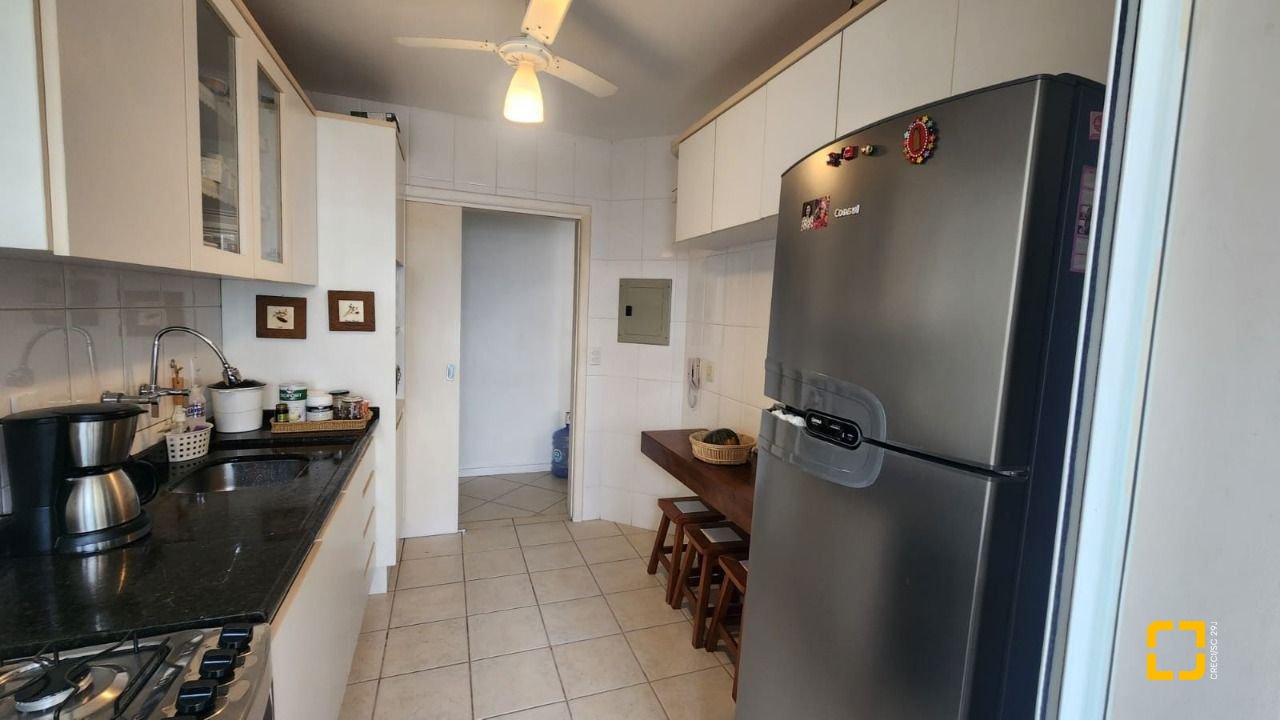Apartamento com 91m², 4 quartos (sendo 1 suíte), 2 garagens, no bairro Córrego Grande em Florianópolis