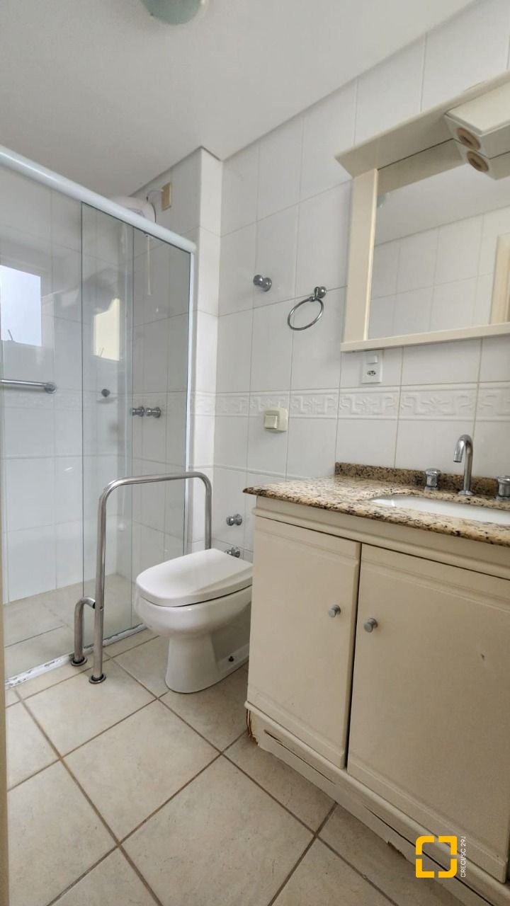 Apartamento com 91m², 4 quartos (sendo 1 suíte), 2 garagens, no bairro Córrego Grande em Florianópolis