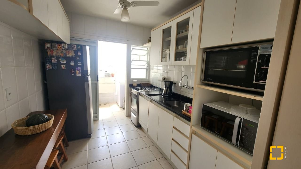 Apartamento com 91m², 4 quartos (sendo 1 suíte), 2 garagens, no bairro Córrego Grande em Florianópolis