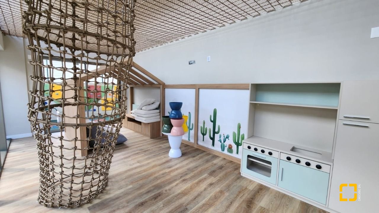 Apartamento com 106m², 4 quartos (sendo 2 suítes), 2 garagens, no bairro João Paulo em Florianópolis