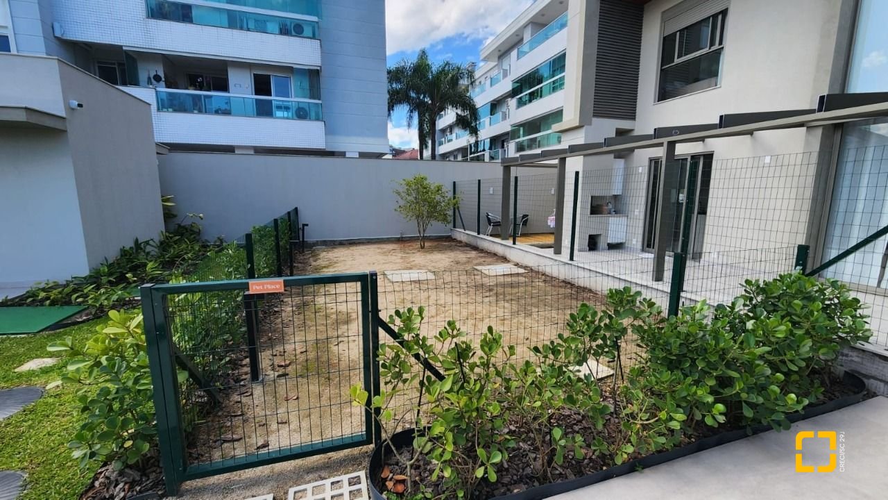 Apartamento com 106m², 4 quartos (sendo 2 suítes), 2 garagens, no bairro João Paulo em Florianópolis