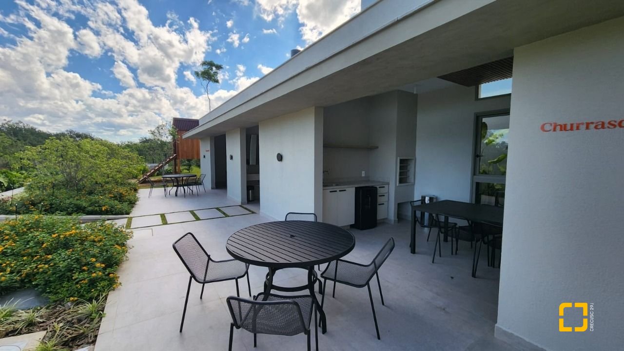 Apartamento com 106m², 4 quartos (sendo 2 suítes), 2 garagens, no bairro João Paulo em Florianópolis
