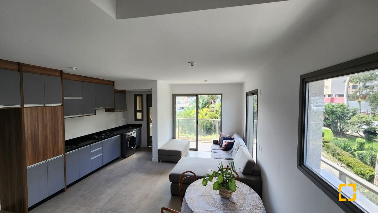 Apartamento com 106m², 4 quartos (sendo 2 suítes), 2 garagens, no bairro João Paulo em Florianópolis