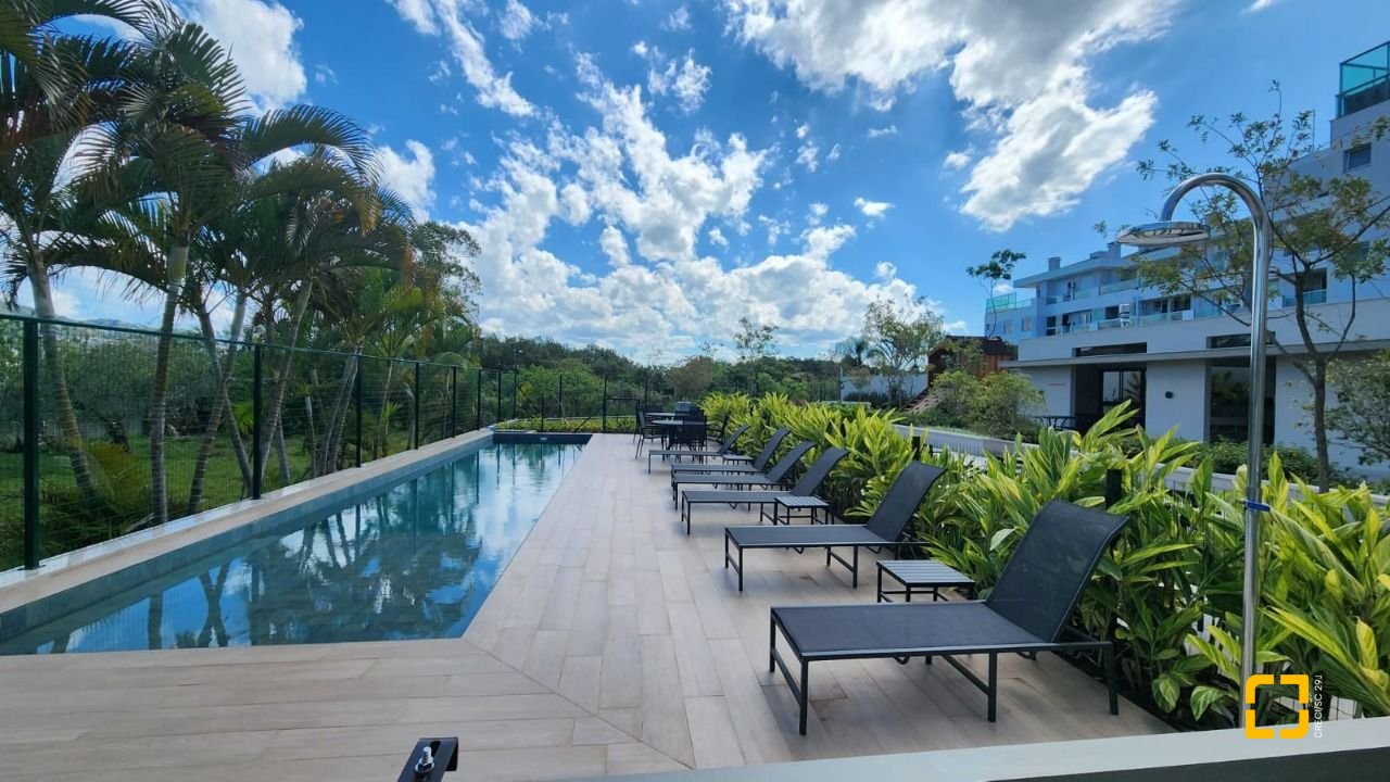 Apartamento com 106m², 4 quartos (sendo 2 suítes), 2 garagens, no bairro João Paulo em Florianópolis