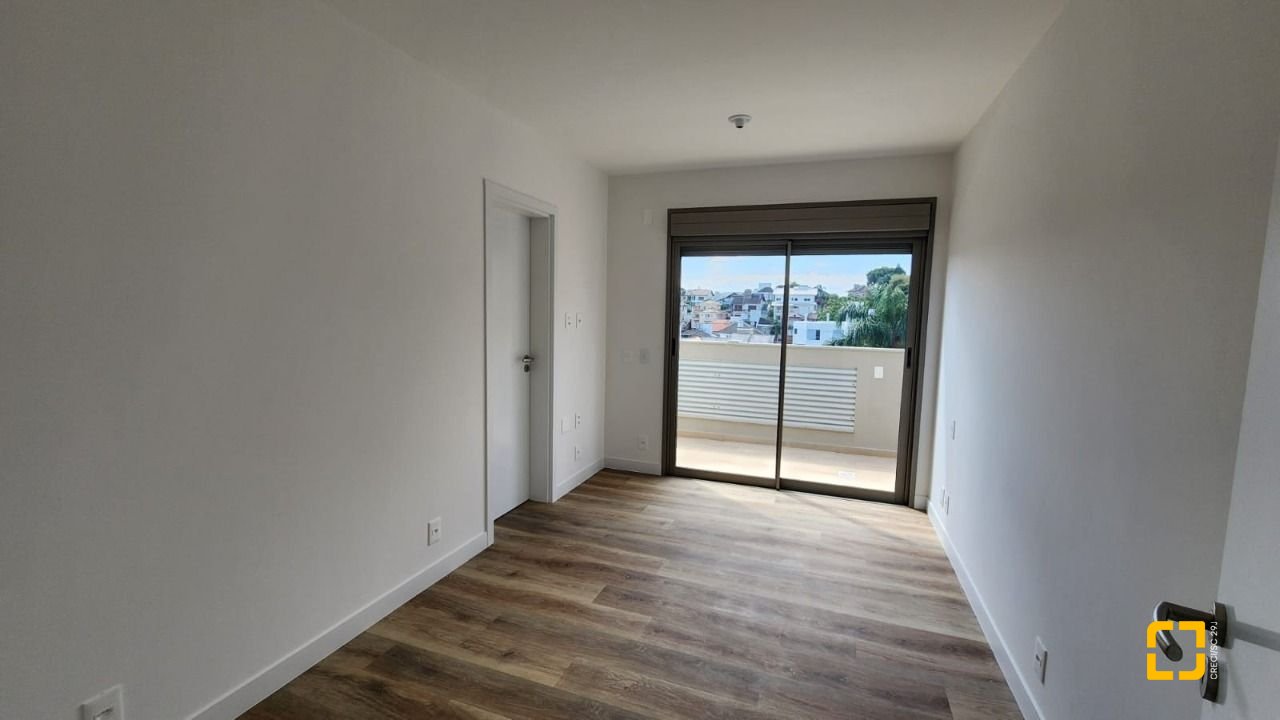 Apartamento com 106m², 4 quartos (sendo 2 suítes), 2 garagens, no bairro João Paulo em Florianópolis