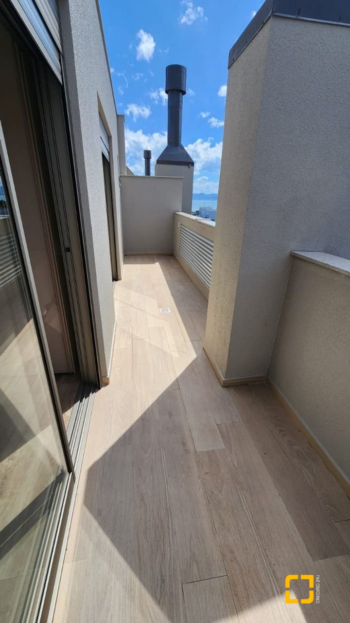 Apartamento com 106m², 4 quartos (sendo 2 suítes), 2 garagens, no bairro João Paulo em Florianópolis