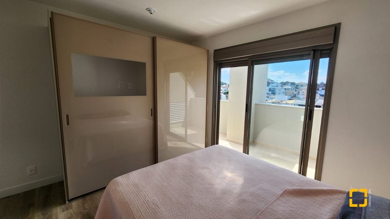 Apartamento com 106m², 4 quartos (sendo 2 suítes), 2 garagens, no bairro João Paulo em Florianópolis