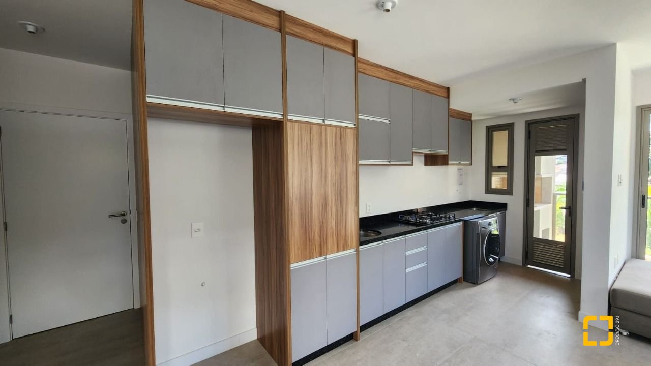 Apartamento com 106m², 4 quartos (sendo 2 suítes), 2 garagens, no bairro João Paulo em Florianópolis