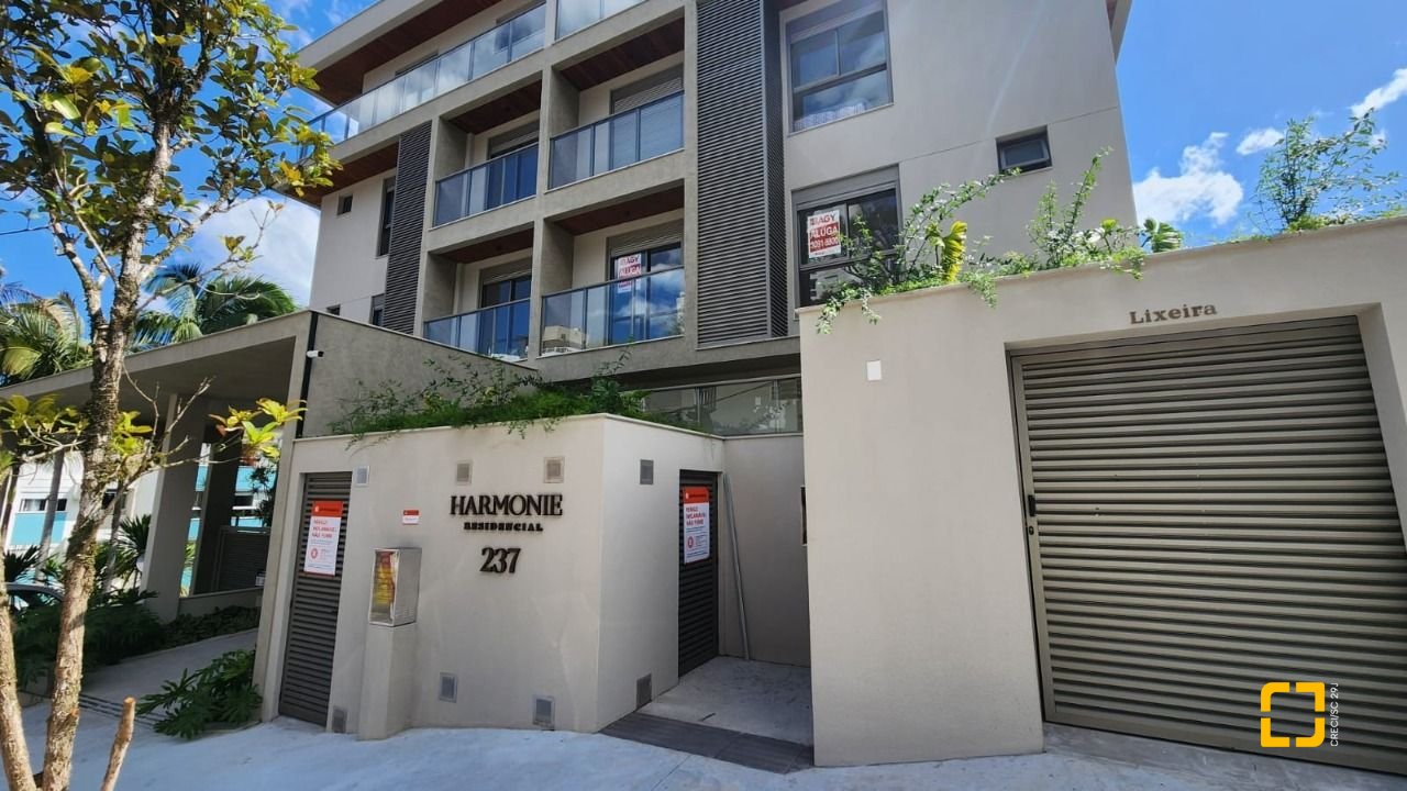 Apartamento com 106m², 4 quartos (sendo 2 suítes), 2 garagens, no bairro João Paulo em Florianópolis