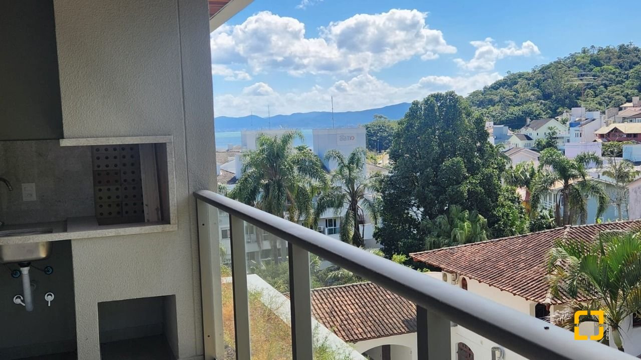 Apartamento com 106m², 4 quartos (sendo 2 suítes), 2 garagens, no bairro João Paulo em Florianópolis