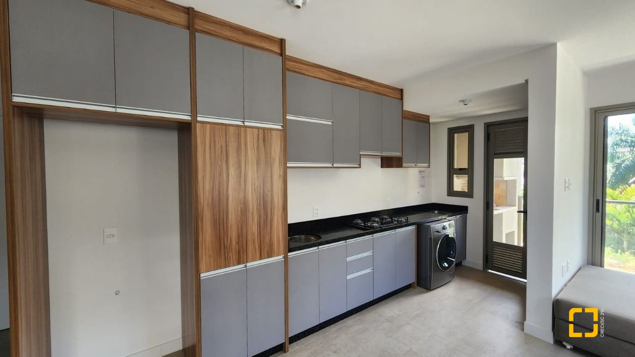 Apartamento com 106m², 4 quartos (sendo 2 suítes), 2 garagens, no bairro João Paulo em Florianópolis