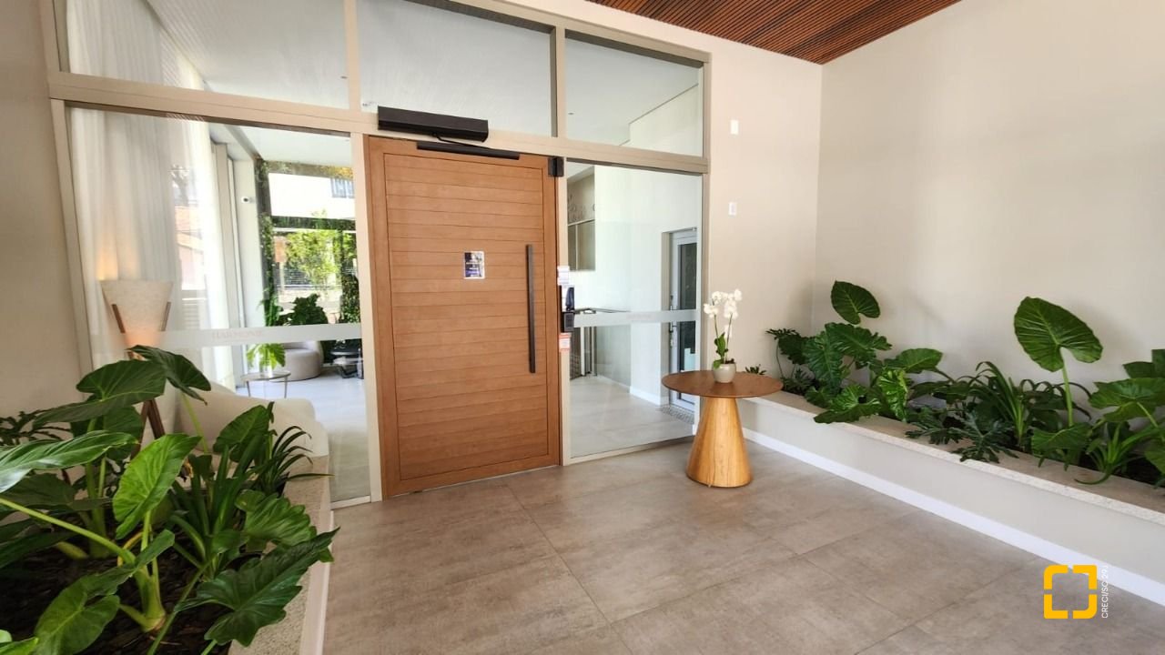 Apartamento com 106m², 4 quartos (sendo 2 suítes), 2 garagens, no bairro João Paulo em Florianópolis