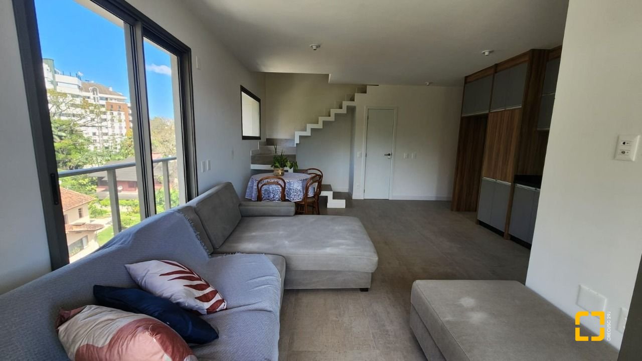 Apartamento com 106m², 4 quartos (sendo 2 suítes), 2 garagens, no bairro João Paulo em Florianópolis