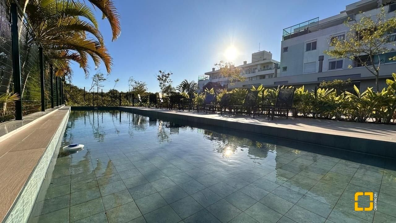 Apartamento com 106m², 4 quartos (sendo 2 suítes), 2 garagens, no bairro João Paulo em Florianópolis