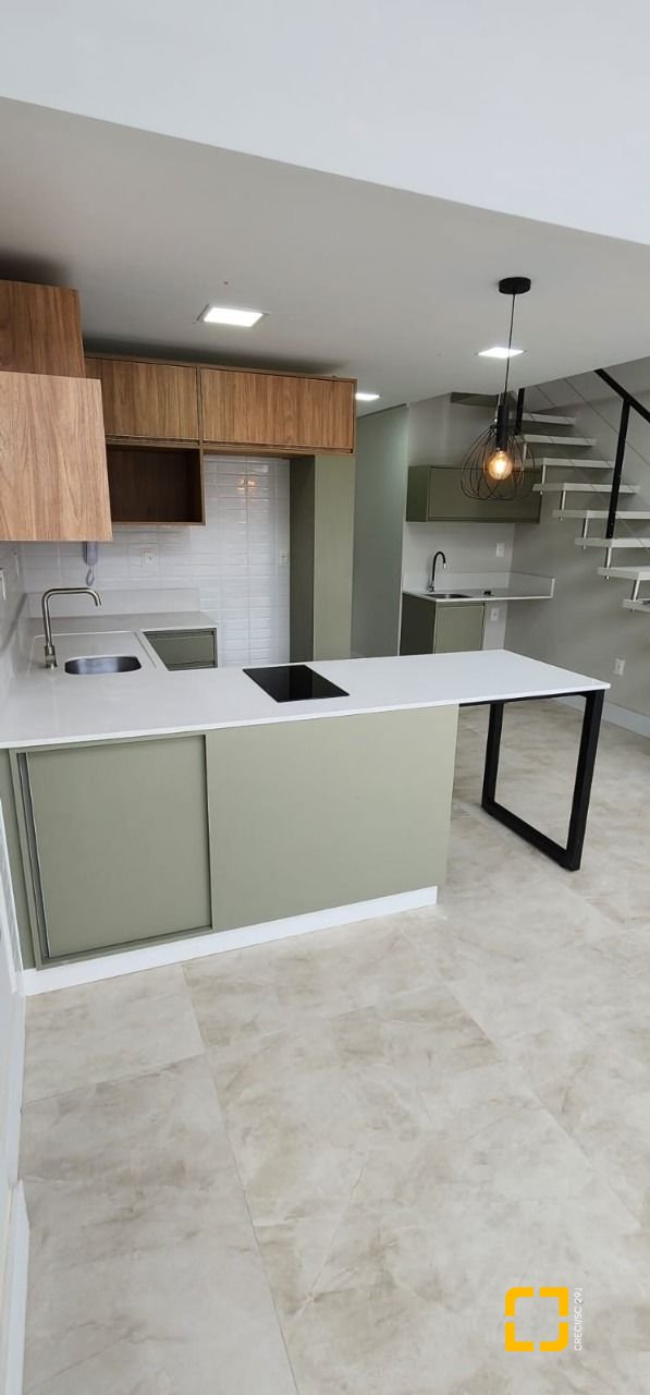 Apartamento com 51m², 1 quarto (sendo 1 suíte), 1 garagem, no bairro Cacupé em Florianópolis