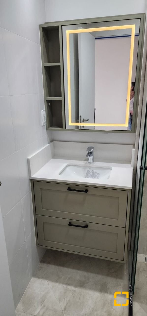 Apartamento com 51m², 1 quarto (sendo 1 suíte), 1 garagem, no bairro Cacupé em Florianópolis