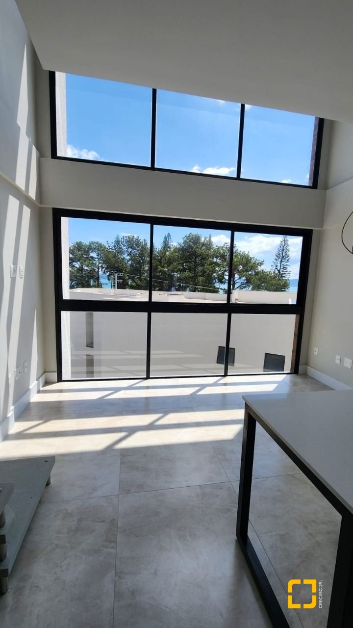 Apartamento com 51m², 1 quarto (sendo 1 suíte), 1 garagem, no bairro Cacupé em Florianópolis