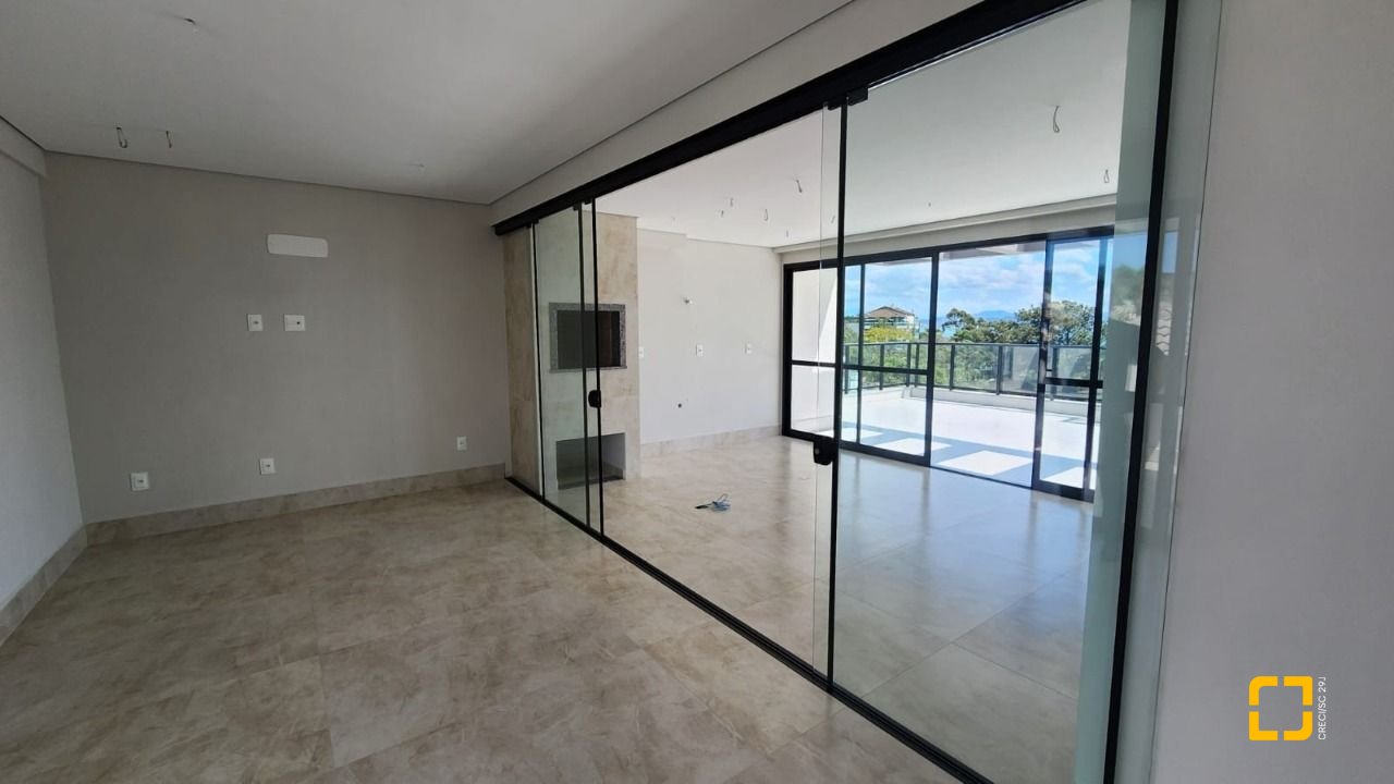 Apartamento com 51m², 1 quarto (sendo 1 suíte), 1 garagem, no bairro Cacupé em Florianópolis