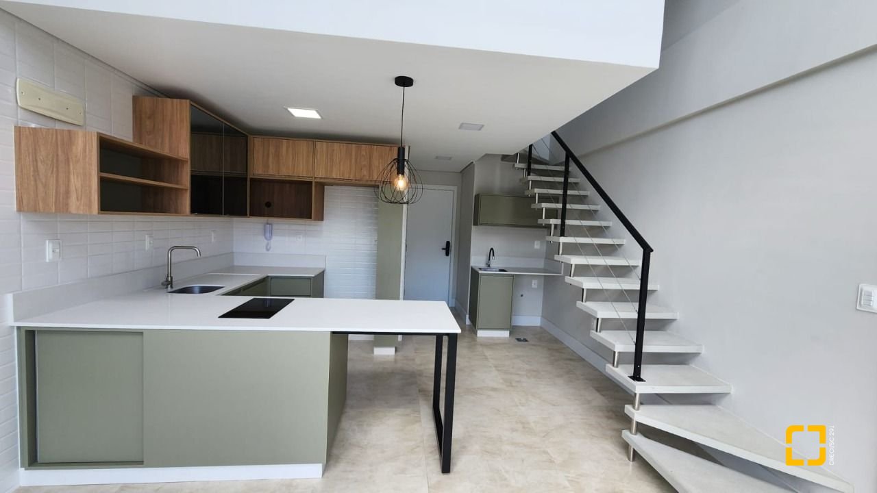 Apartamento com 51m², 1 quarto (sendo 1 suíte), 1 garagem, no bairro Cacupé em Florianópolis