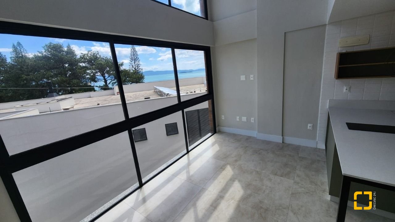 Apartamento com 51m², 1 quarto (sendo 1 suíte), 1 garagem, no bairro Cacupé em Florianópolis