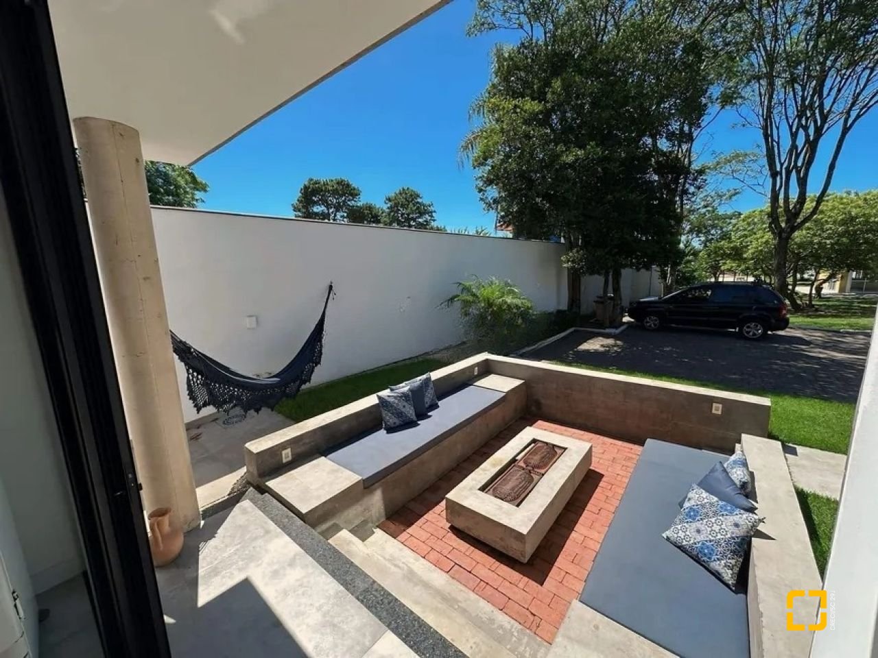 Casa de Condomínio com 275m², 7 quartos (sendo 3 suítes), 6 garagens, no bairro Campeche em Florianópolis
