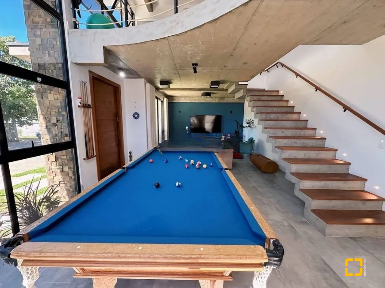 Casa de Condomínio com 275m², 7 quartos (sendo 3 suítes), 6 garagens, no bairro Campeche em Florianópolis