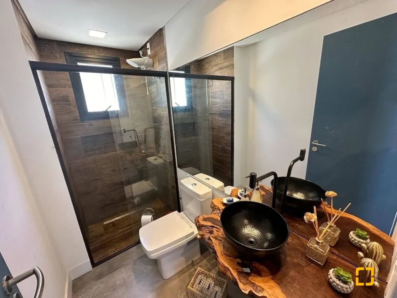 Casa de Condomínio com 275m², 7 quartos (sendo 3 suítes), 6 garagens, no bairro Campeche em Florianópolis
