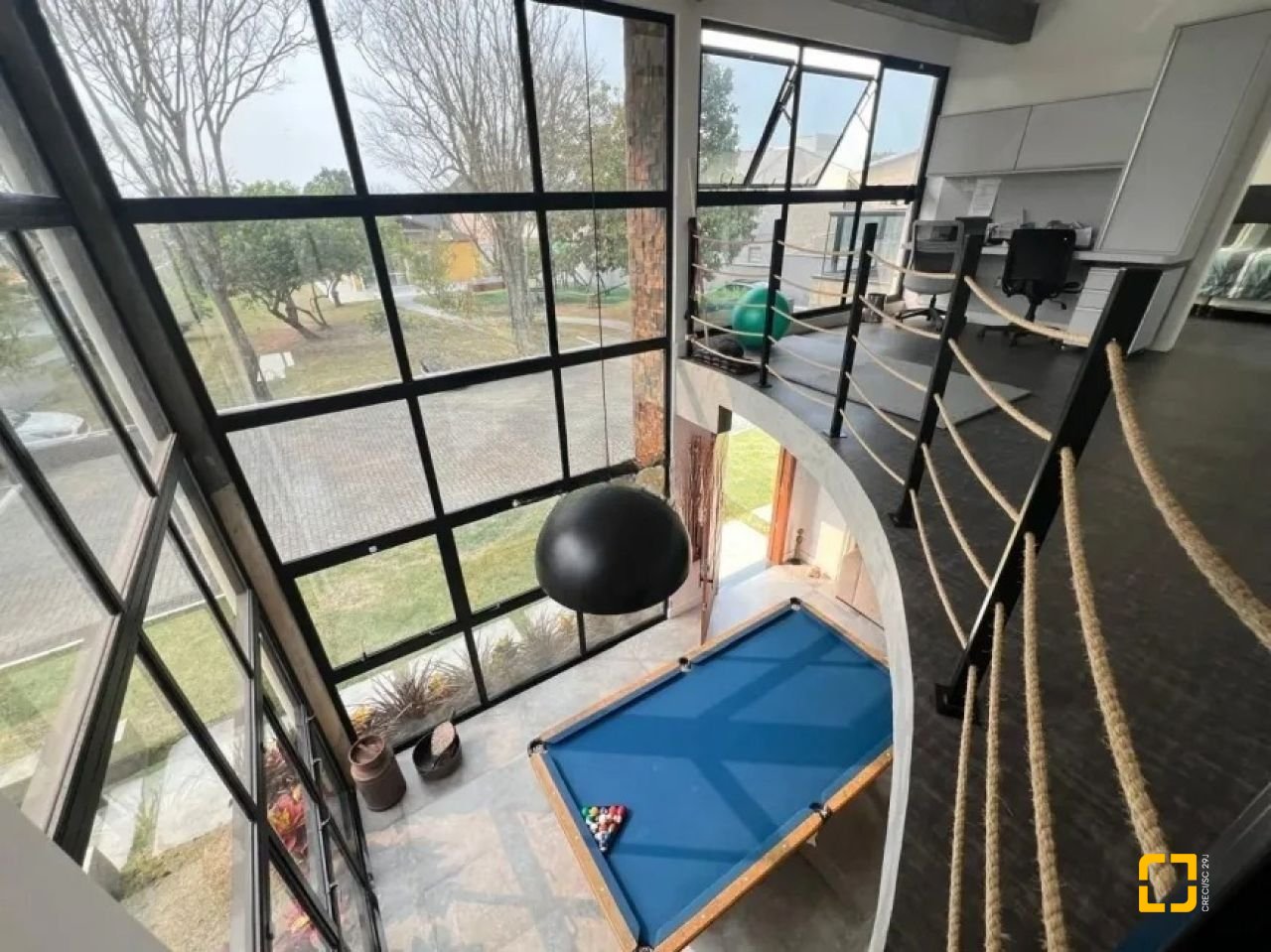Casa de Condomínio com 275m², 7 quartos (sendo 3 suítes), 6 garagens, no bairro Campeche em Florianópolis