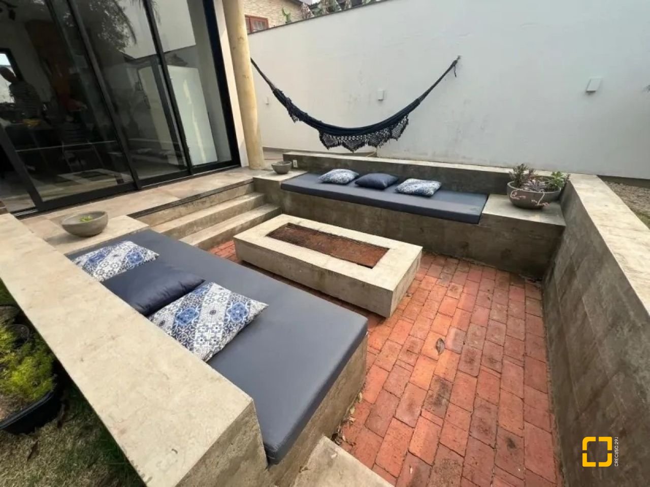 Casa de Condomínio com 275m², 7 quartos (sendo 3 suítes), 6 garagens, no bairro Campeche em Florianópolis