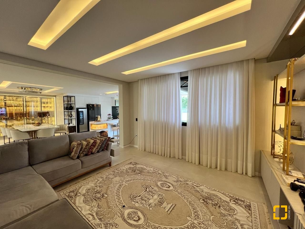 Casa de Condomínio com 225m², 3 quartos (sendo 3 suítes), 2 garagens, no bairro Ingleses do Rio Vermelho em Florianópolis