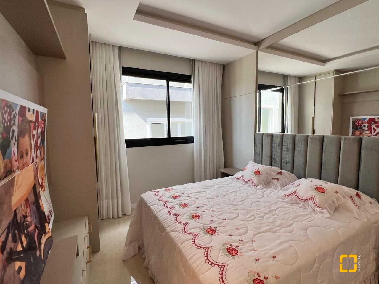 Casa de Condomínio com 225m², 3 quartos (sendo 3 suítes), 2 garagens, no bairro Ingleses do Rio Vermelho em Florianópolis