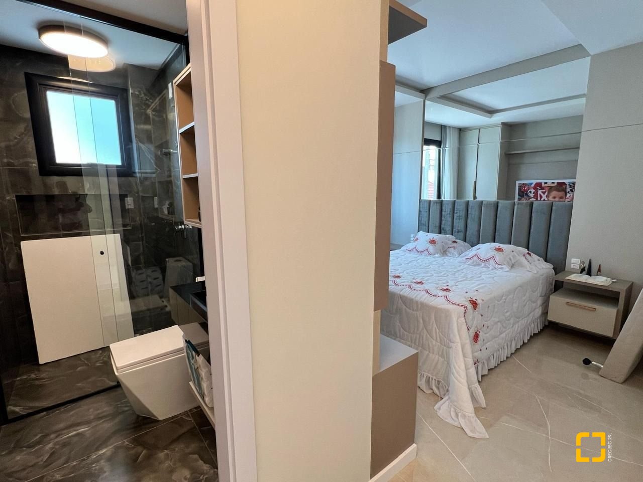 Casa de Condomínio com 225m², 3 quartos (sendo 3 suítes), 2 garagens, no bairro Ingleses do Rio Vermelho em Florianópolis