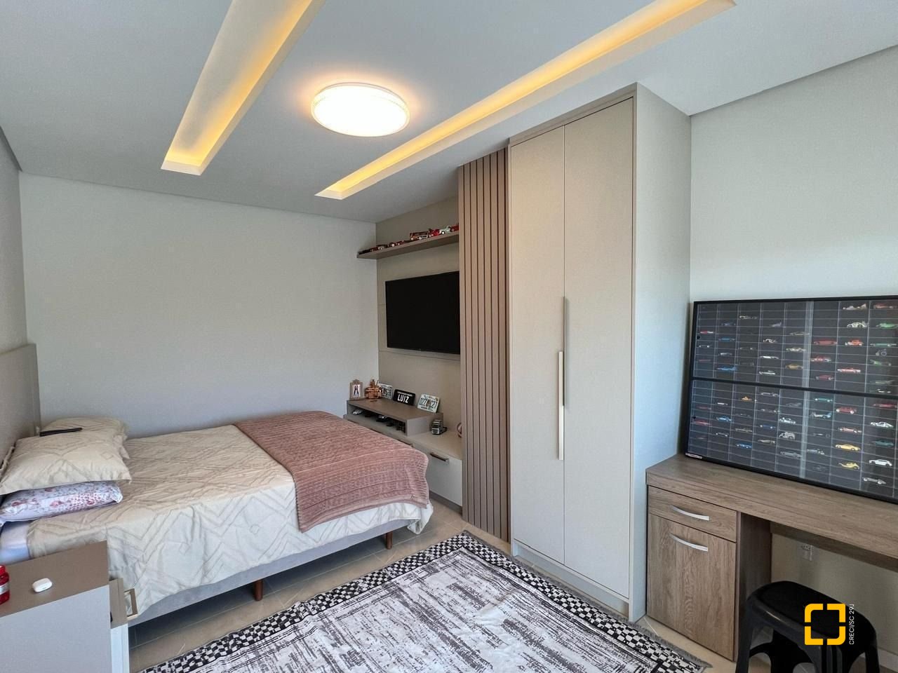 Casa de Condomínio com 225m², 3 quartos (sendo 3 suítes), 2 garagens, no bairro Ingleses do Rio Vermelho em Florianópolis