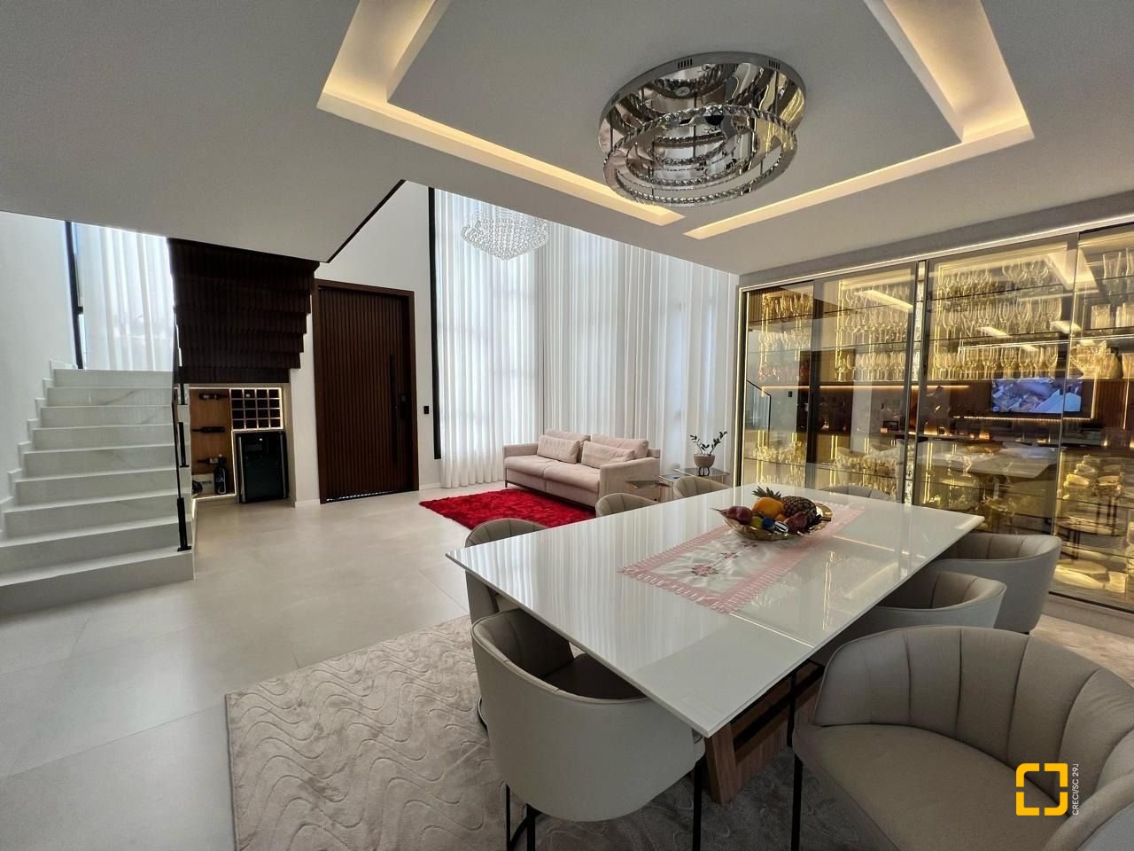 Casa de Condomínio com 225m², 3 quartos (sendo 3 suítes), 2 garagens, no bairro Ingleses do Rio Vermelho em Florianópolis