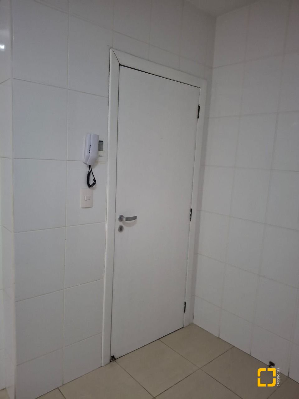 Apartamento com 103m², 3 quartos (sendo 1 suíte), 1 garagem, no bairro Campinas em São José