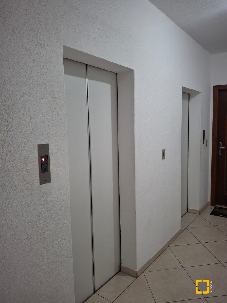 Apartamento com 103m², 3 quartos (sendo 1 suíte), 1 garagem, no bairro Campinas em São José