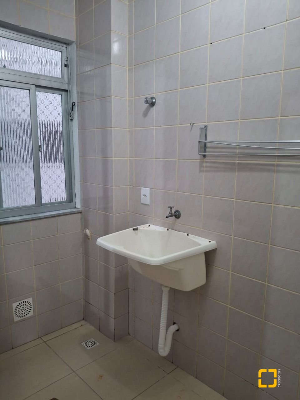 Apartamento com 103m², 3 quartos (sendo 1 suíte), 1 garagem, no bairro Campinas em São José