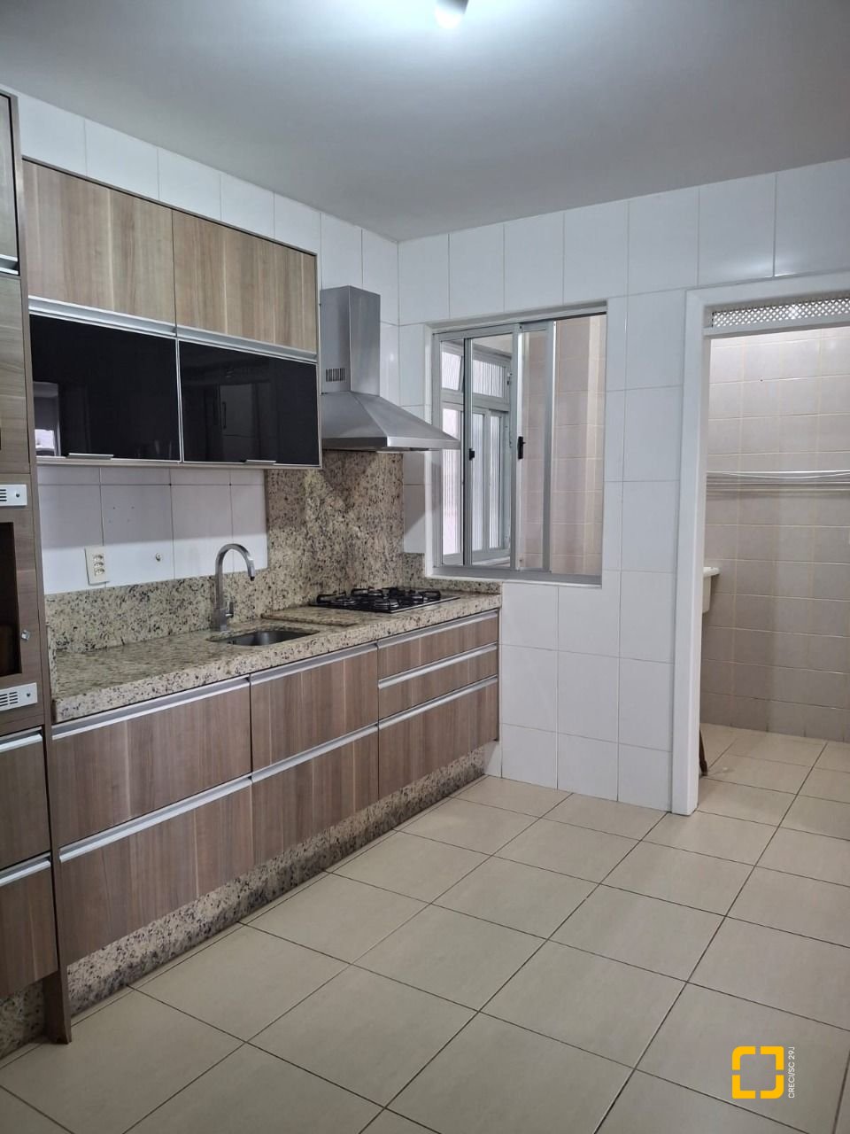 Apartamento com 103m², 3 quartos (sendo 1 suíte), 1 garagem, no bairro Campinas em São José