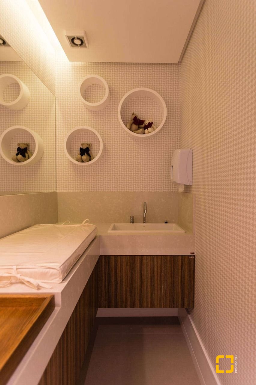 Apartamento com 143m², 3 quartos (sendo 3 suítes), 3 garagens, no bairro Campinas em São José