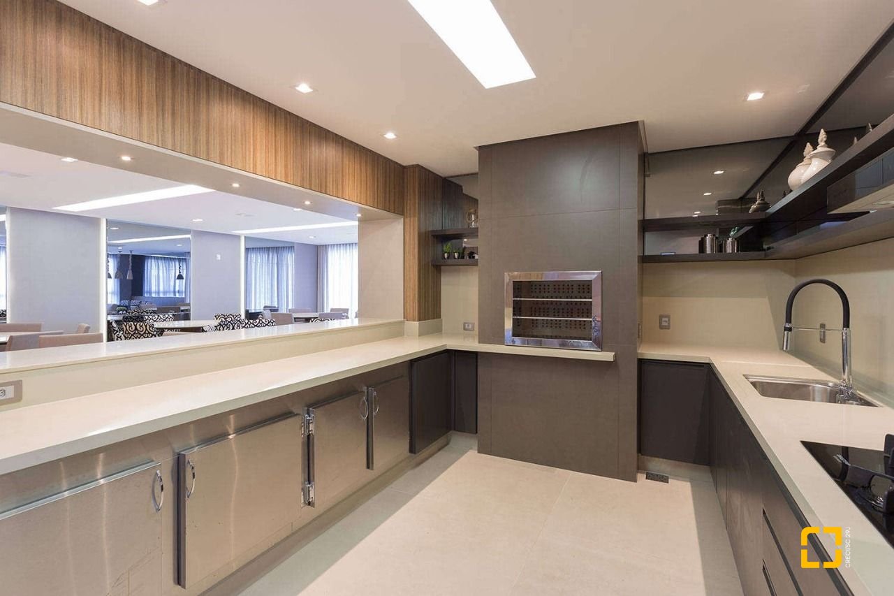 Apartamento com 143m², 3 quartos (sendo 3 suítes), 3 garagens, no bairro Campinas em São José