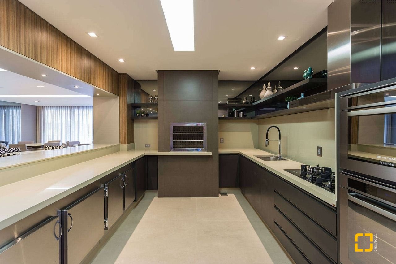 Apartamento com 143m², 3 quartos (sendo 3 suítes), 3 garagens, no bairro Campinas em São José